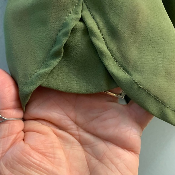 American eagle 🦅 army green sheer button down shirt size large euc - Picture 2 of 3